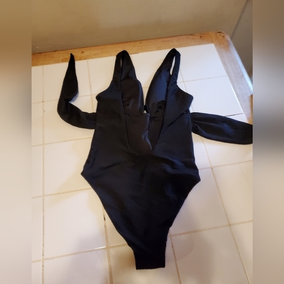 Chelsea28 Black Halter One-Piece Swimsuit Size S – Chic Bathing Suit NWOT - Picture 9 of 15